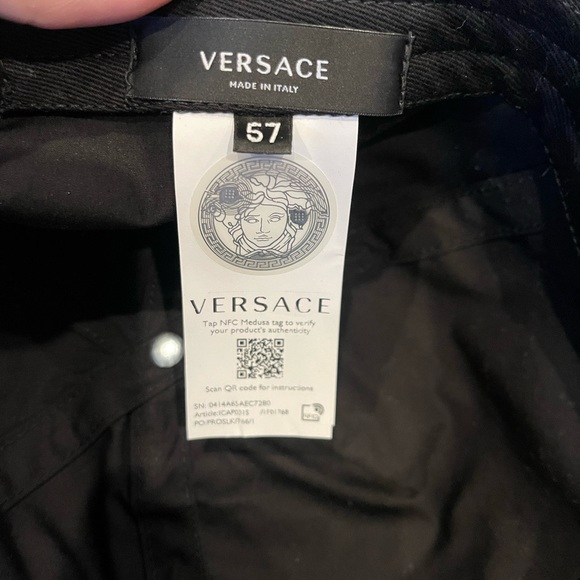 NWT Brand New Versace Black Logo Baseball Cap Women’s 57 - Picture 9 of 11